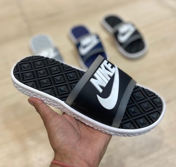 Nike 550 3 7a Quality Replicas are the first copy products such as copycats shoes, watches, clothing, bags, and electronics.