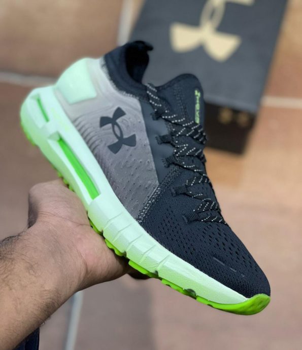 UNDERARMOUR PHANTOM SE