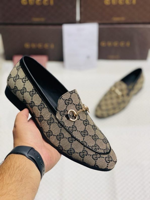 GUCCI LOAFERS LEATHER 4 7a Quality Replicas are the first copy products such as copycats shoes, watches, clothing, bags, and electronics.