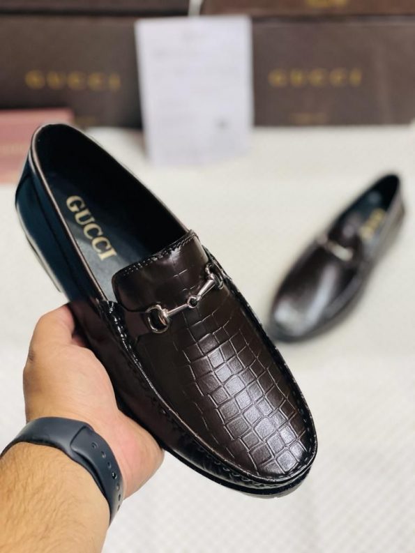 GUCCI LOAFERS LEATHER 8 7a Quality Replicas are the first copy products such as copycats shoes, watches, clothing, bags, and electronics.