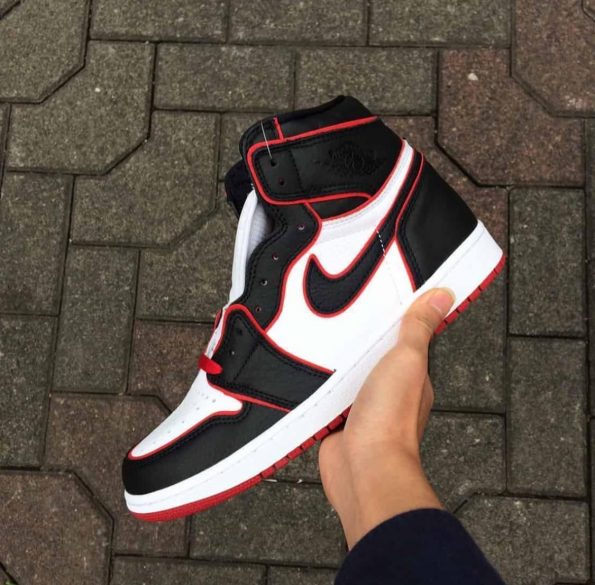 JORDANS 1 BLOODLINE