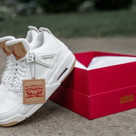 JORDANS RETRO 4 LEVIS