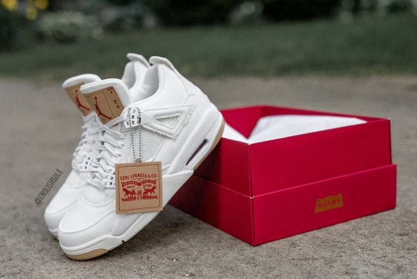 JORDANS RETRO 4 LEVIS