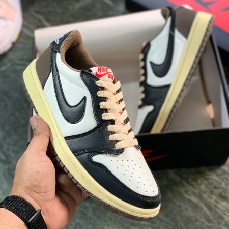 NIKE AIR JORDAN 1 LOW