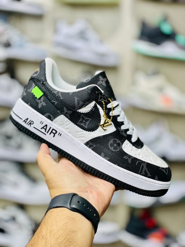 NIKE AIRFORCE 1 LV