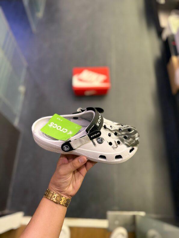 CROCS TIEDIE CLOGS - Image 6