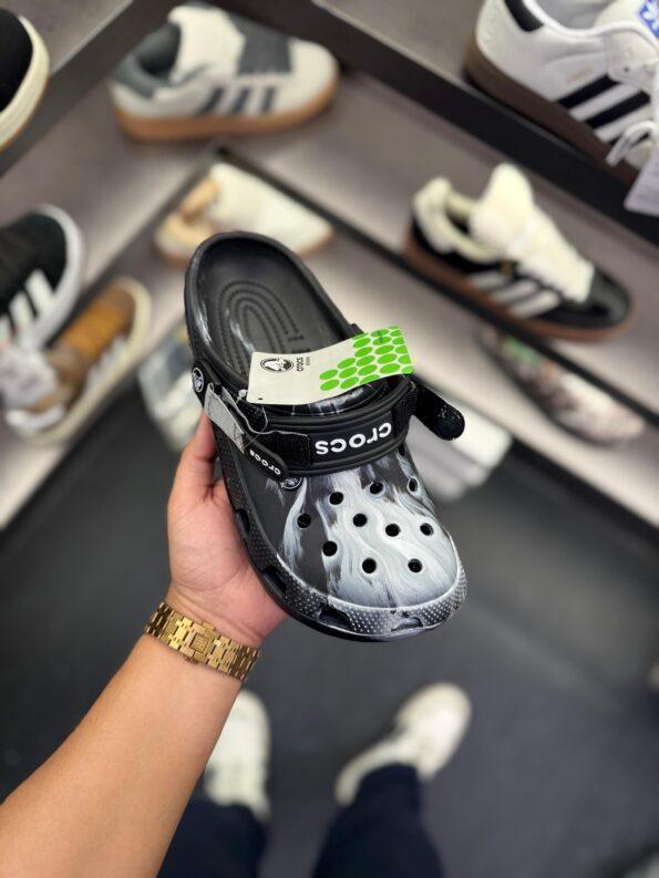 CROCS TIEDIE CLOGS - Image 13
