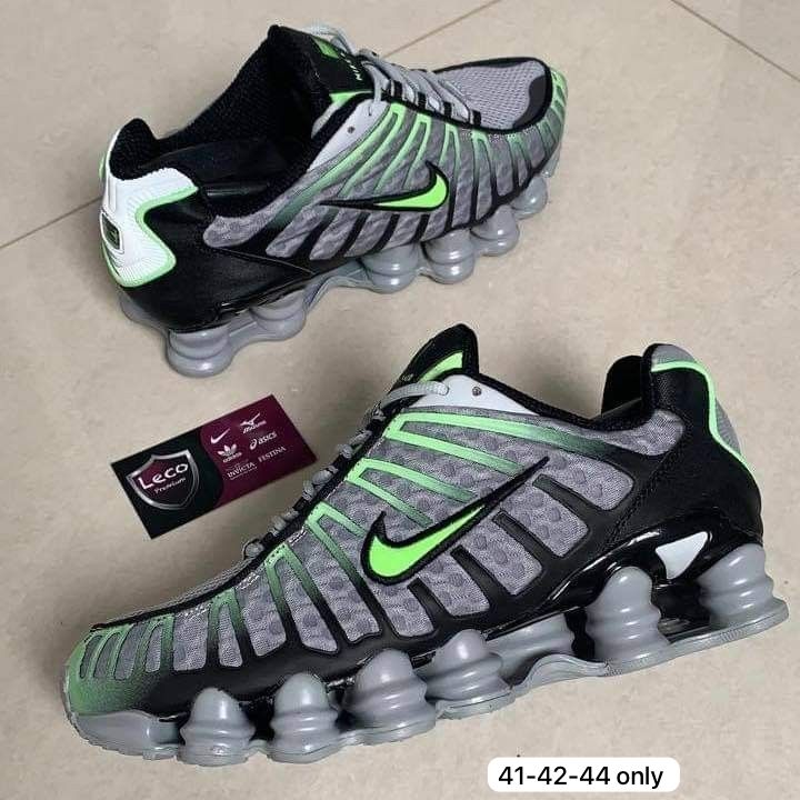 NIKE SHOX TL.