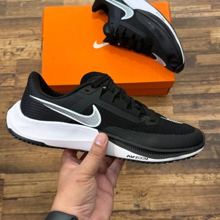 NIKE RIVAL FLY 3