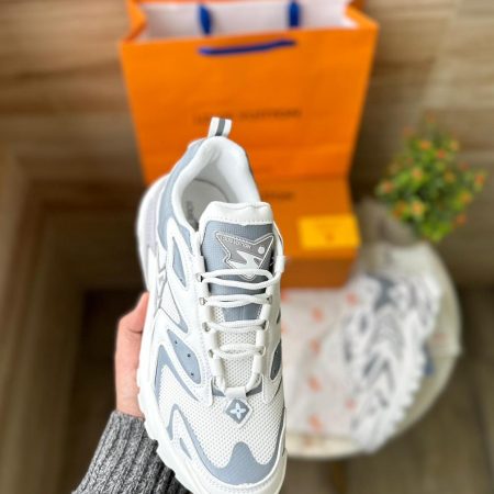LOUIS VUITTON RUNNER TATIC
