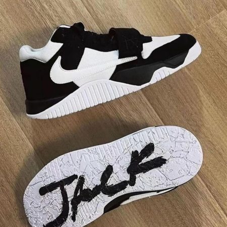 JORDAN CUT LOW
