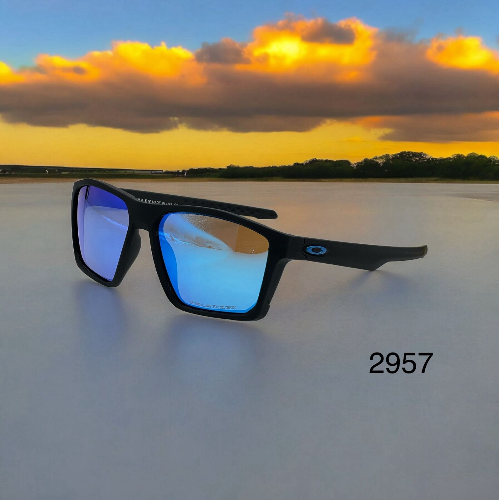 OAKLEY