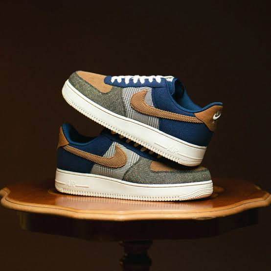 NIKE AIRFORCE 1