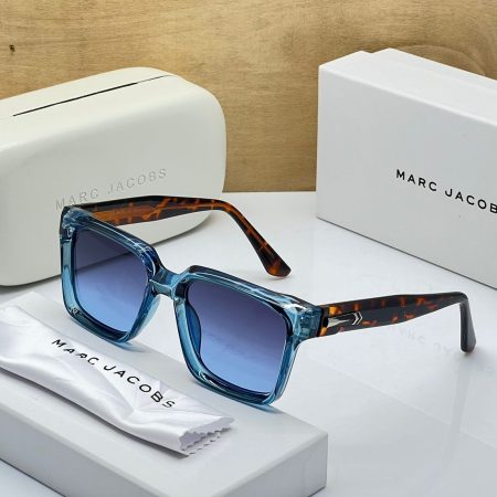 *MARC JACOBS