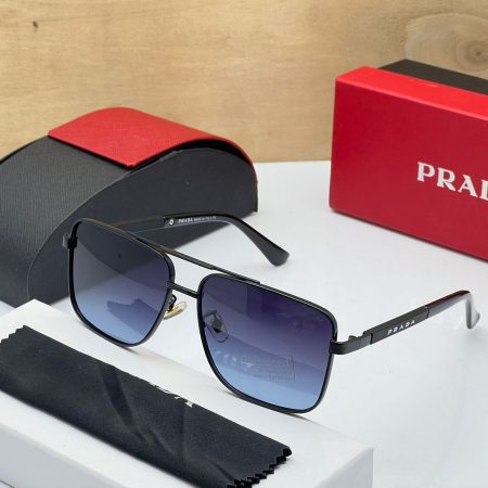 PRADA*