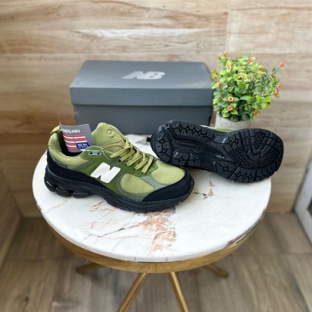 NEW BALANCE 2002 THE BASEMENT MOSS GREEN