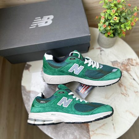 NEW BALANCE 2002R PROTECTION GREEN