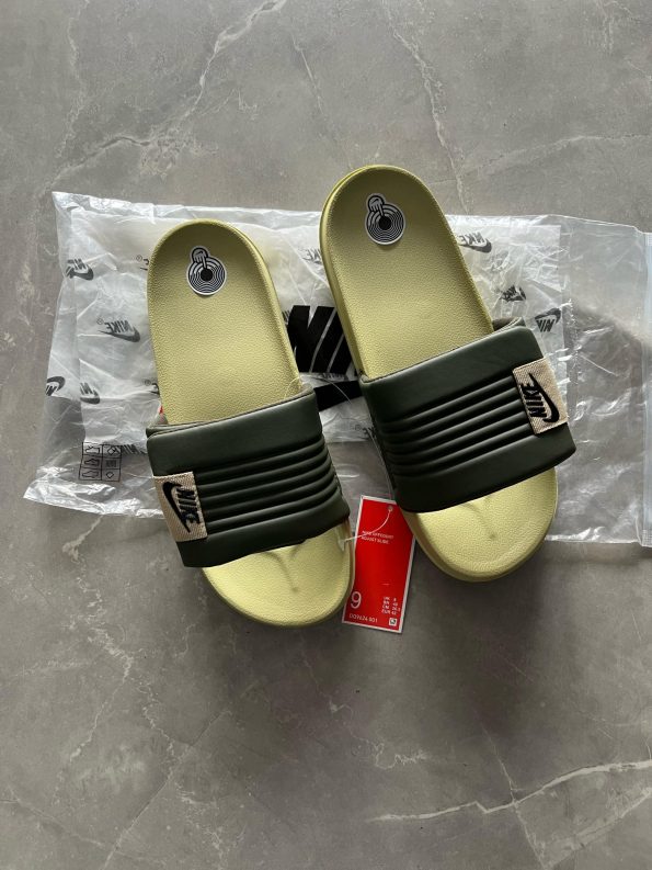 NIKE MEN'S OFFCOURT ADJUST SLIDES - Image 6