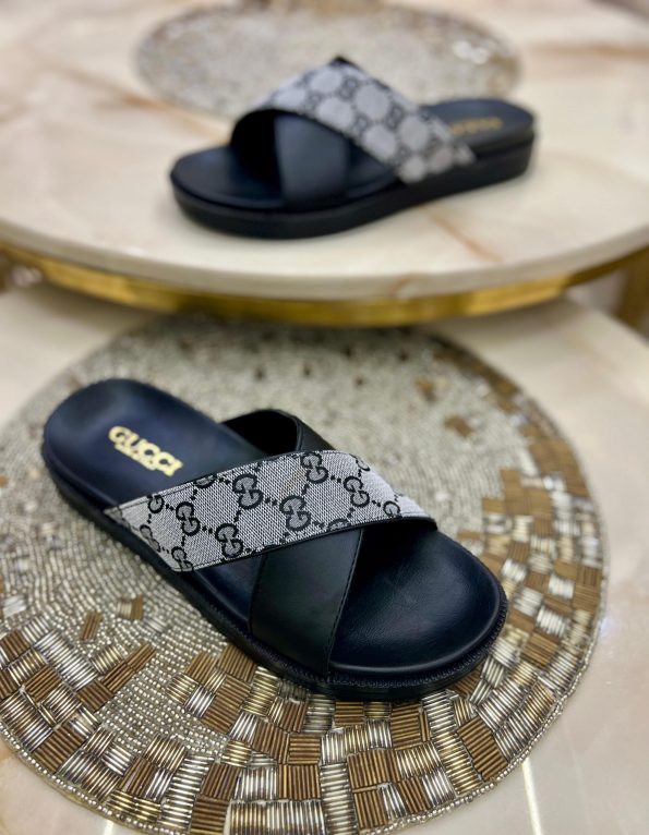 GUCCI COMFORT SOLE SLIDES - Image 10