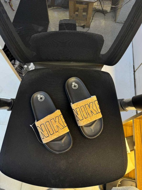 NIKE OFFCOURT SLIDES - Image 7