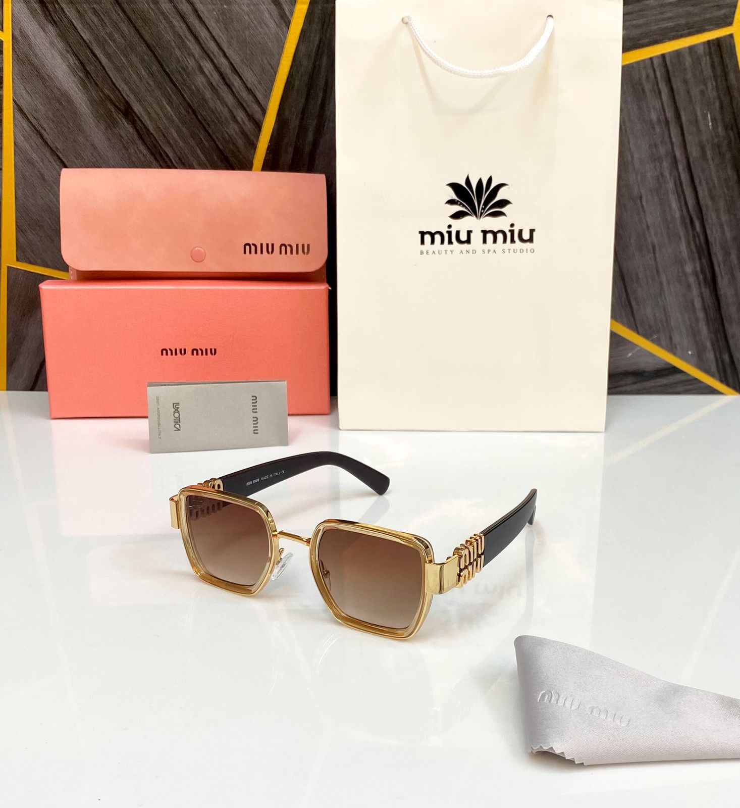 MIU MIU 7a Quality Replicas are the first copy products such as copycats shoes, watches, clothing, bags, and electronics. MIU MIU