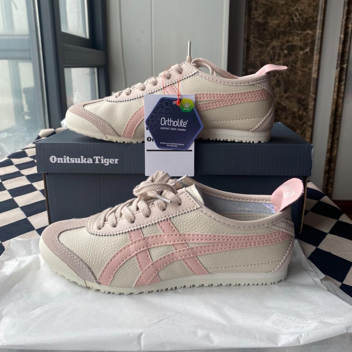 Mexico 66 Ginger Peach 7a Quality Replicas are the first copy products such as copycats shoes, watches, clothing, bags, and electronics. Mexico 66 Ginger Peach - Image 5