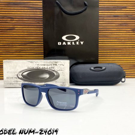 OAKLEY