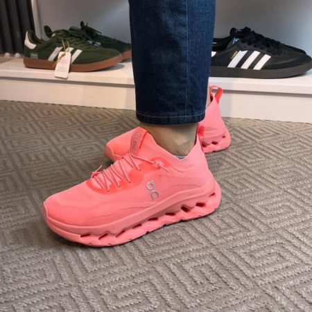 ON RUNNING CLOUD X LOEWE PINK