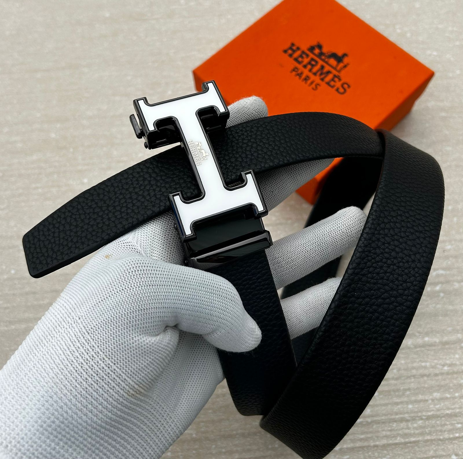 HERMES PREMIUM BELT 7a Quality Replicas are the first copy products such as copycats shoes, watches, clothing, bags, and electronics. HERMES PREMIUM BELT - Image 3