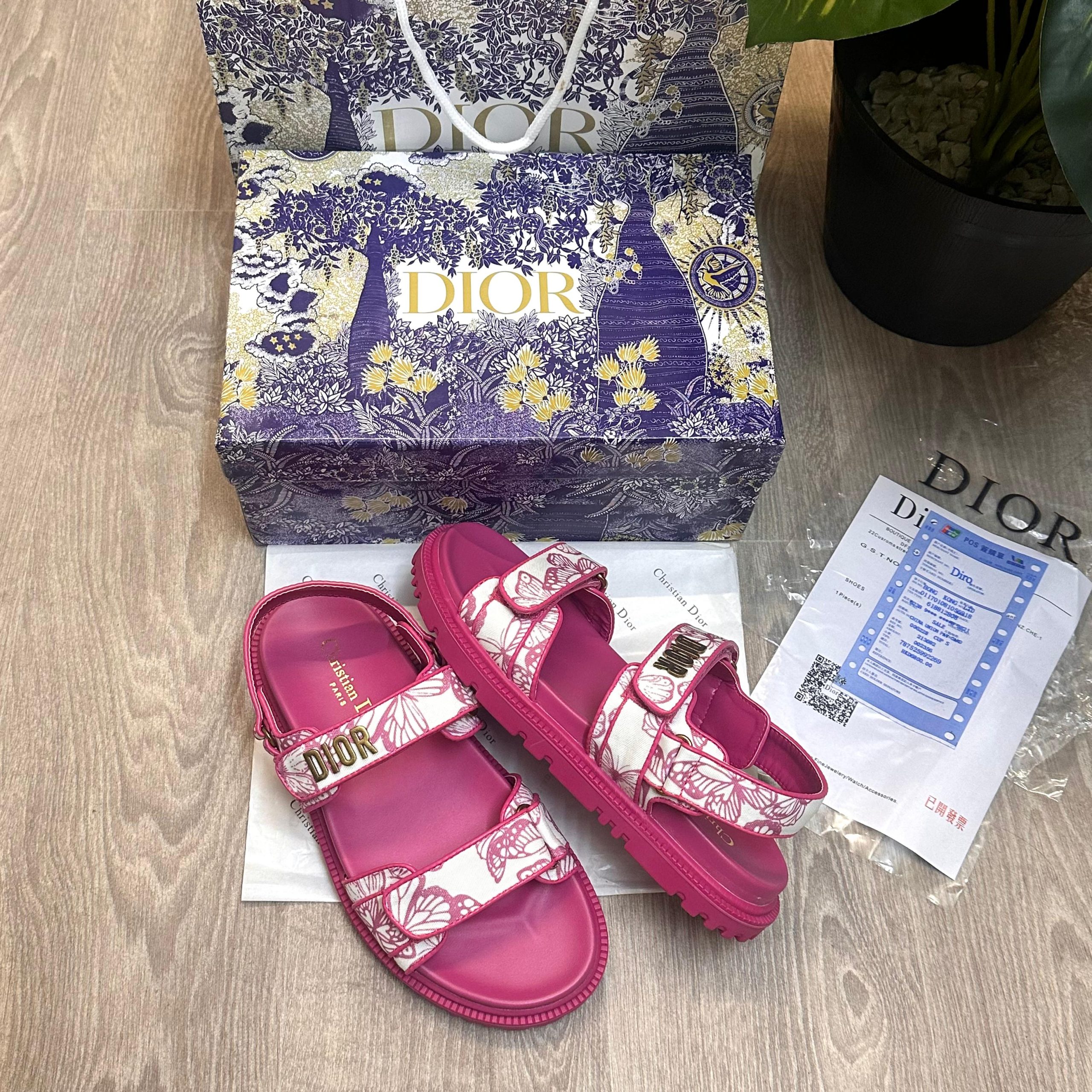 Dior Act Women Butterfly Allover Motif Pink Sandals 7a Quality Replicas are the first copy products such as copycats shoes, watches, clothing, bags, and electronics. Dior Act Women Butterfly Allover Motif Pink Sandals - Image 7