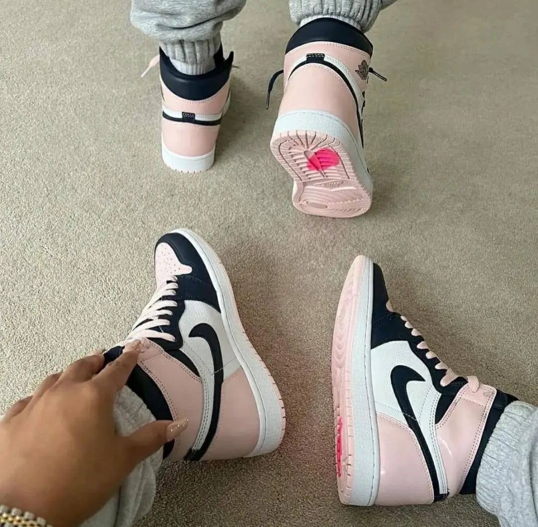 Nike Air Jordan Retro 1 Bubble Gum Women's 7a Quality Replicas are the first copy products such as copycats shoes, watches, clothing, bags, and electronics. Nike Air Jordan Retro 1 Bubble Gum Women's - Image 7