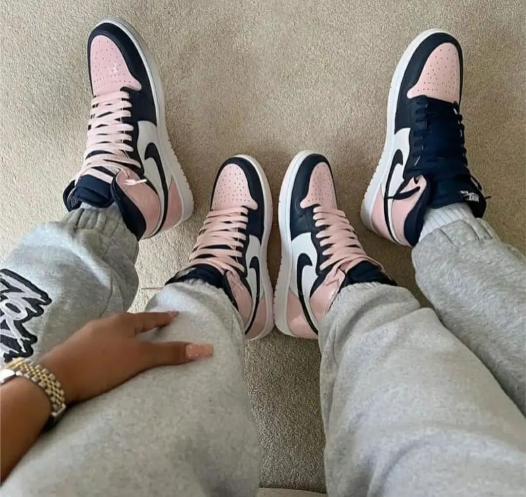 Nike Air Jordan Retro 1 Bubble Gum Women's 7a Quality Replicas are the first copy products such as copycats shoes, watches, clothing, bags, and electronics. Nike Air Jordan Retro 1 Bubble Gum Women's