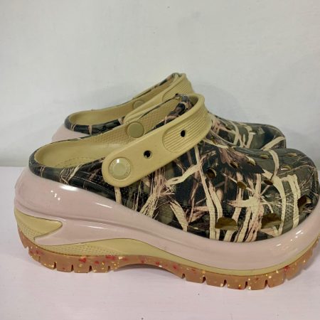 WMN Crocs Mega Crush Khaki CLOG for Her