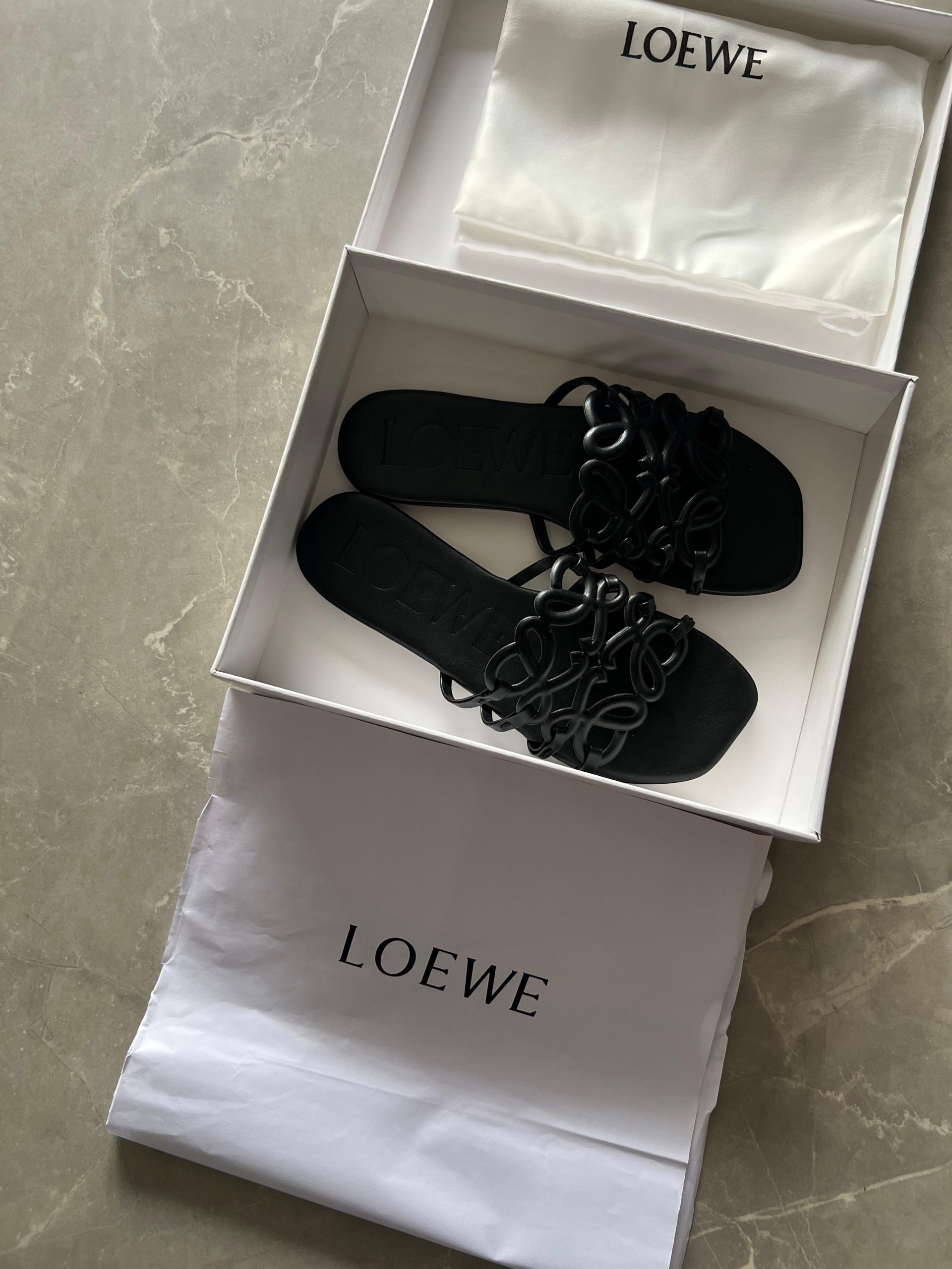 Loewe premium quality with BRAND BOX nd all 7a Quality Replicas are the first copy products such as copycats shoes, watches, clothing, bags, and electronics. Loewe premium quality with BRAND BOX nd all - Image 4