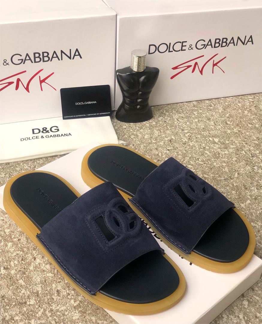 Dolce & Gabbana DG logo Rubber Sole Premium Sandal 7a Quality Replicas are the first copy products such as copycats shoes, watches, clothing, bags, and electronics. Dolce & Gabbana DG logo Rubber Sole Premium Sandal