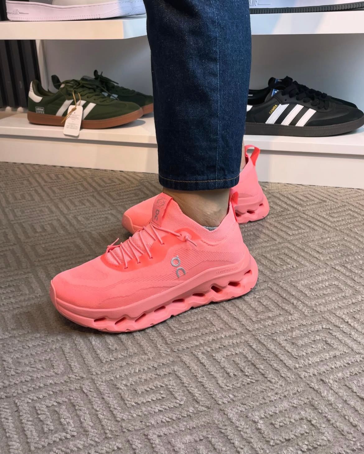 Loewe x On Cloud Pink 7a Quality Replicas are the first copy products such as copycats shoes, watches, clothing, bags, and electronics. Loewe x On Cloud Pink