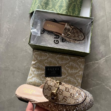 Gucci premium quality with BRAND BOX nd all