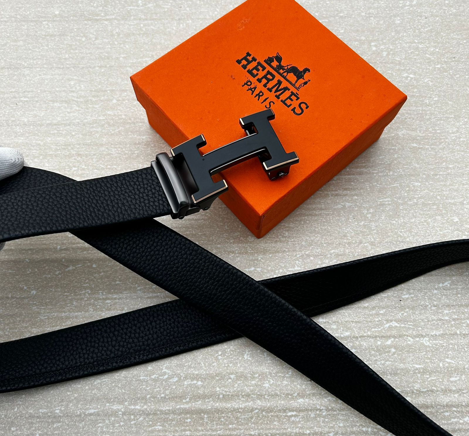 HERMES PREMIUM BELT 7a Quality Replicas are the first copy products such as copycats shoes, watches, clothing, bags, and electronics. HERMES PREMIUM BELT - Image 2