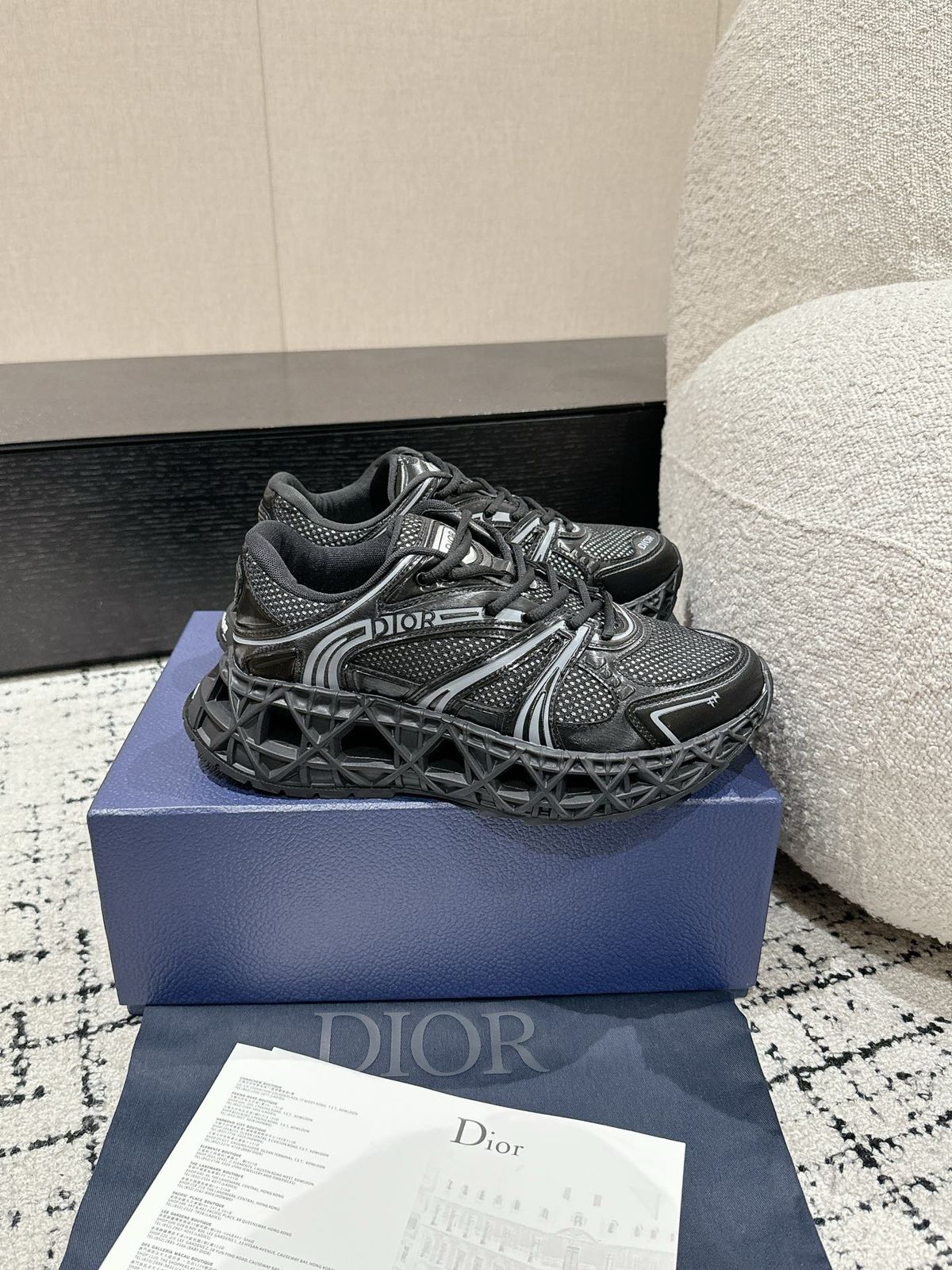 Dior b 35 nxxt black sneaker 7a Quality Replicas are the first copy products such as copycats shoes, watches, clothing, bags, and electronics. Dior b 35 nxxt black sneaker - Image 4