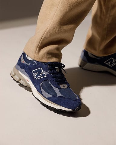 New Balance 2002R "Protection Pack Navy Grey" 7a Quality Replicas are the first copy products such as copycats shoes, watches, clothing, bags, and electronics. New Balance 2002R "Protection Pack Navy Grey"