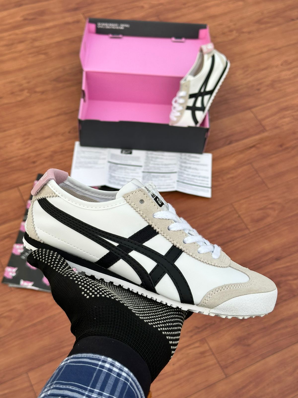 ONITSUKA TIGER X PATOU WHITE 7a Quality Replicas are the first copy products such as copycats shoes, watches, clothing, bags, and electronics. ONITSUKA TIGER X PATOU WHITE - Image 3