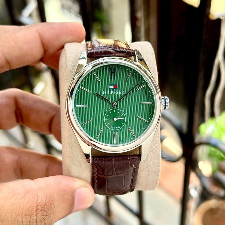 TOMMY HILFIGER CLASSIC GROOVED DIAL - TIMELESS ELEGANCE