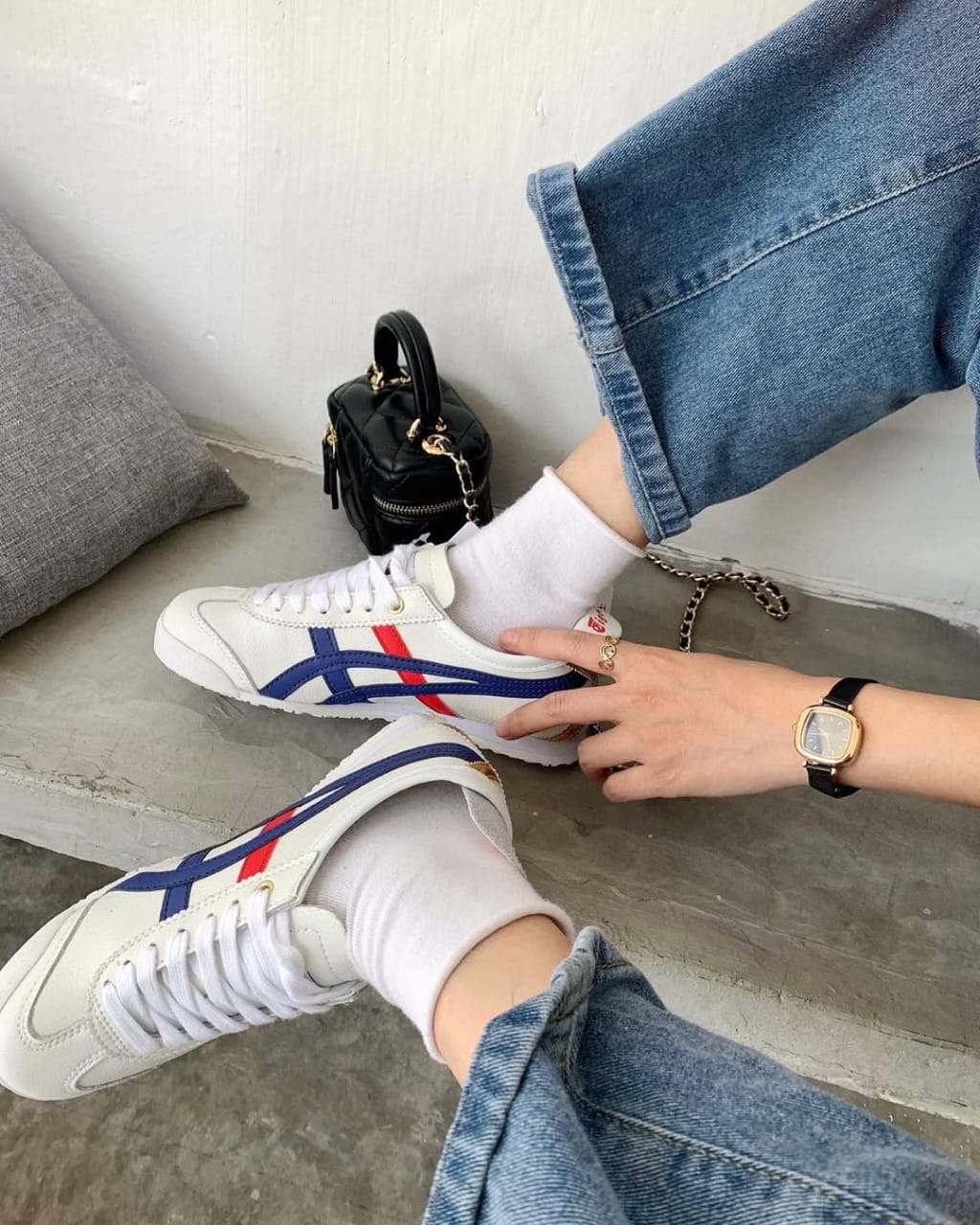 Mexico 66 White Blue Gold Men's & Women's 7a Quality Replicas are the first copy products such as copycats shoes, watches, clothing, bags, and electronics. Mexico 66 White Blue Gold Men's & Women's