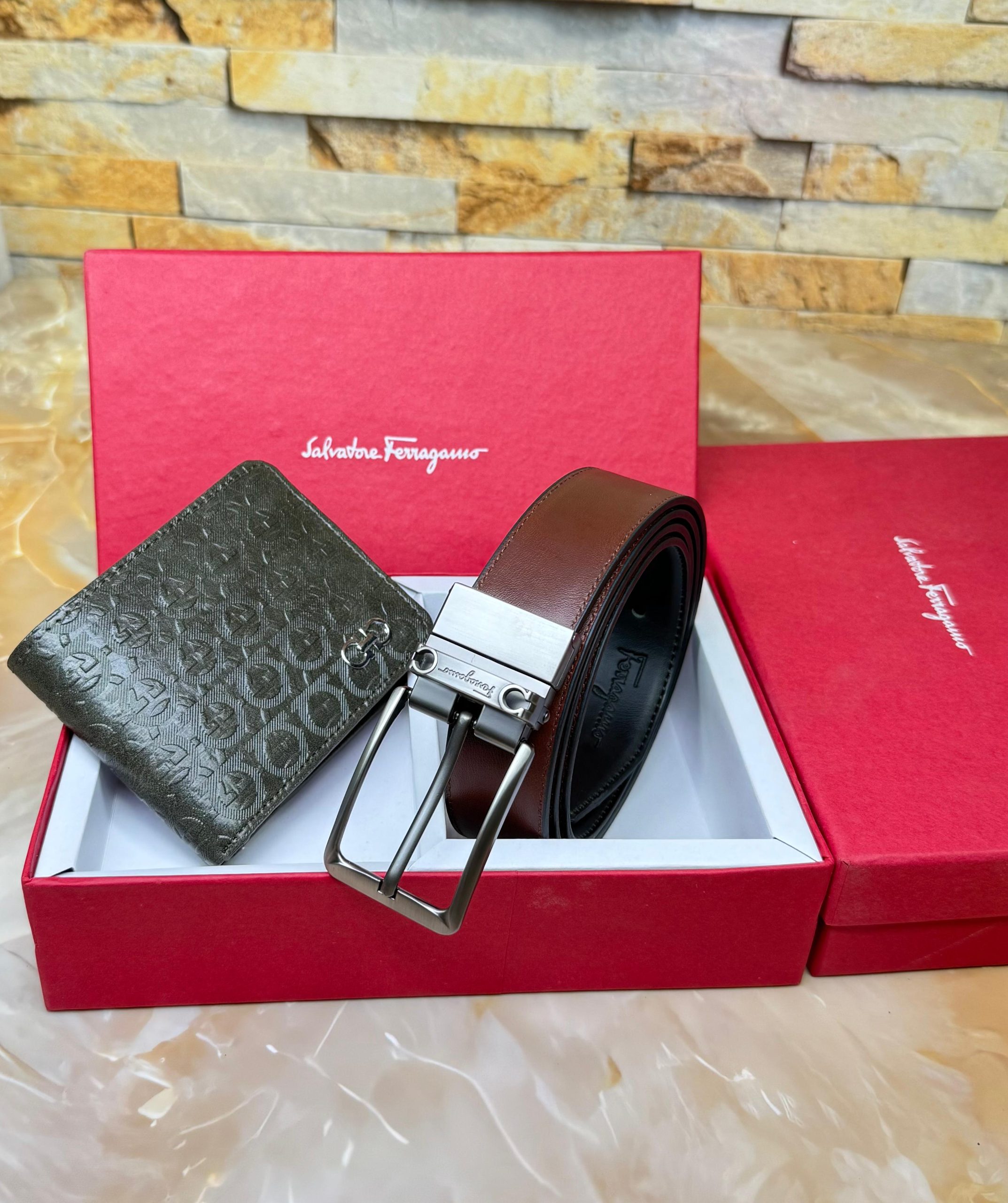 Salvatore Ferragamo Belt + Wallet 7a Quality Replicas are the first copy products such as copycats shoes, watches, clothing, bags, and electronics. Salvatore Ferragamo Belt + Wallet - Image 7
