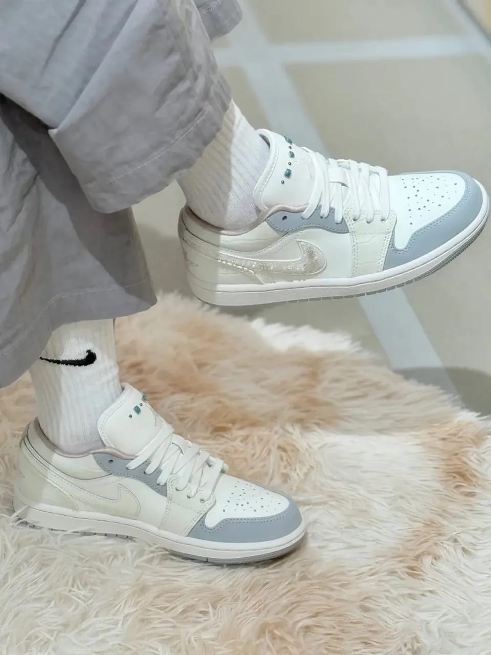 Nike Air Jordan Retro 1 Low "Sail Soft Pearl 7a Quality Replicas are the first copy products such as copycats shoes, watches, clothing, bags, and electronics. Nike Air Jordan Retro 1 Low "Sail Soft Pearl - Image 2