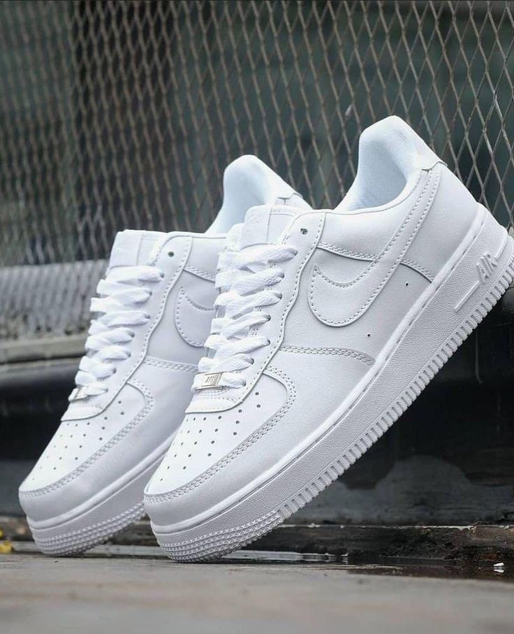 NIKE AIRFORCE 1 LOW TRIPLE WHITE 7a Quality Replicas are the first copy products such as copycats shoes, watches, clothing, bags, and electronics. NIKE AIRFORCE 1 LOW TRIPLE WHITE - Image 6