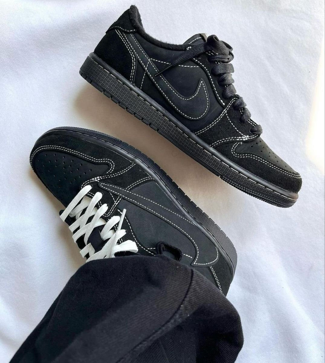 Semi UA Travis Scott X Air Jordan 1 Low OG Black Phantom With Full Kit 7a Quality Replicas are the first copy products such as copycats shoes, watches, clothing, bags, and electronics. Semi UA Travis Scott X Air Jordan 1 Low OG Black Phantom With Full Kit - Image 4