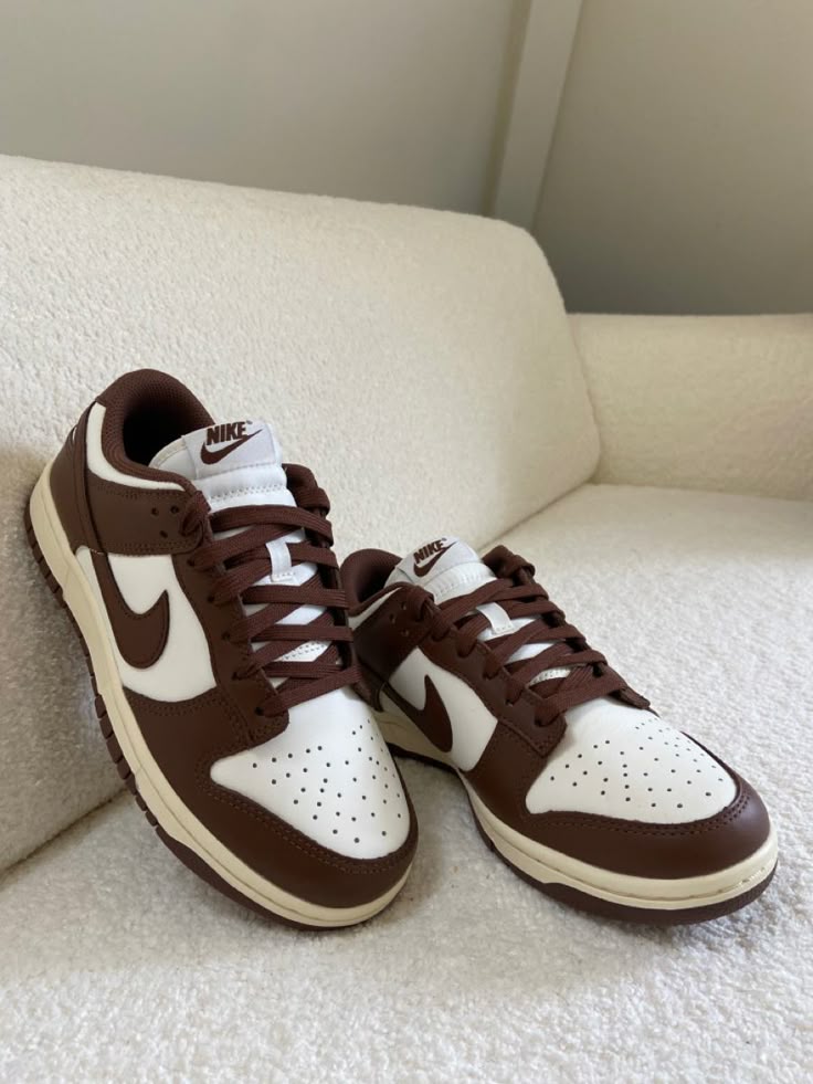 NIKE SB DUNK LOW CACAO WOW SEMI UA 7a Quality Replicas are the first copy products such as copycats shoes, watches, clothing, bags, and electronics. NIKE SB DUNK LOW CACAO WOW SEMI UA - Image 5