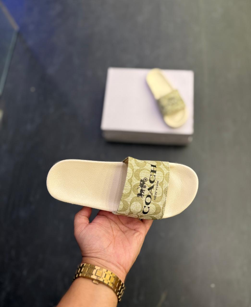 COACH FLIP FLOPS FOR GIRLS 7a Quality Replicas are the first copy products such as copycats shoes, watches, clothing, bags, and electronics. COACH FLIP FLOPS FOR GIRLS - Image 2