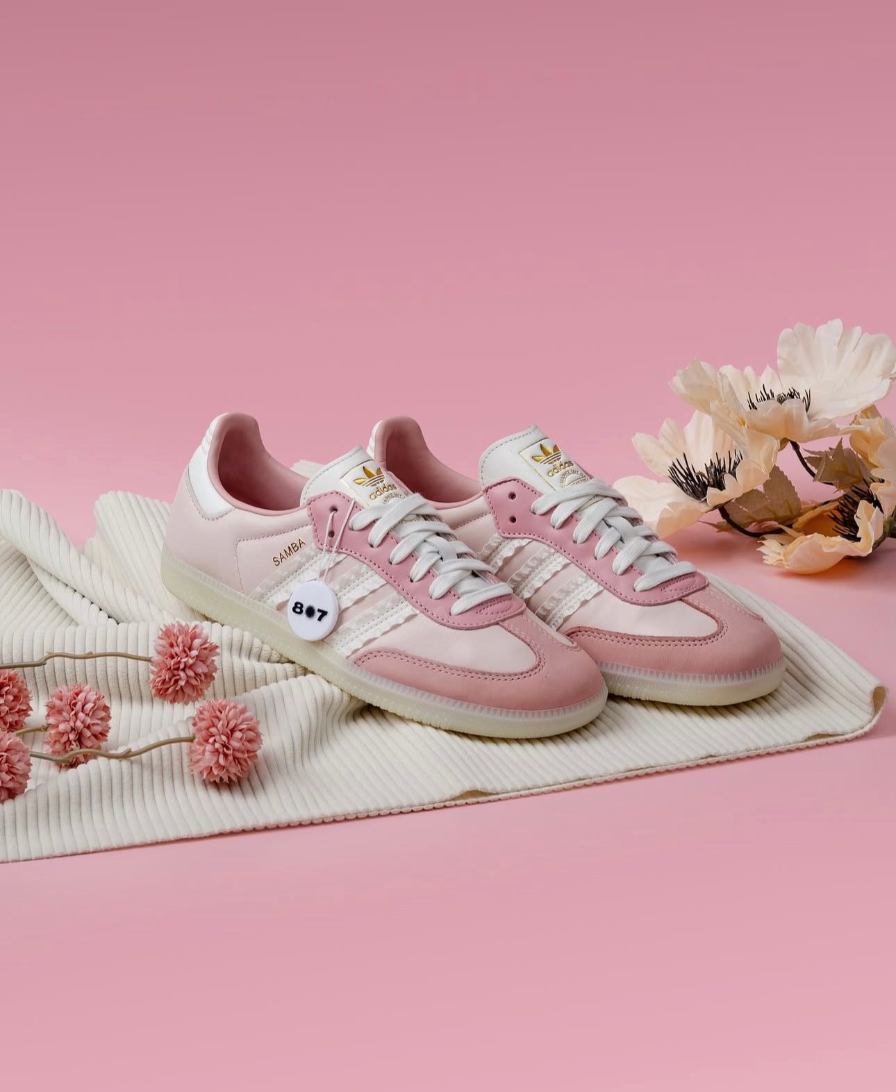 ADIDAS SAMBA RUFFLE STRIPES PACK WONDER WOMEN 7a Quality Replicas are the first copy products such as copycats shoes, watches, clothing, bags, and electronics. ADIDAS SAMBA RUFFLE STRIPES PACK WONDER WOMEN - Image 4